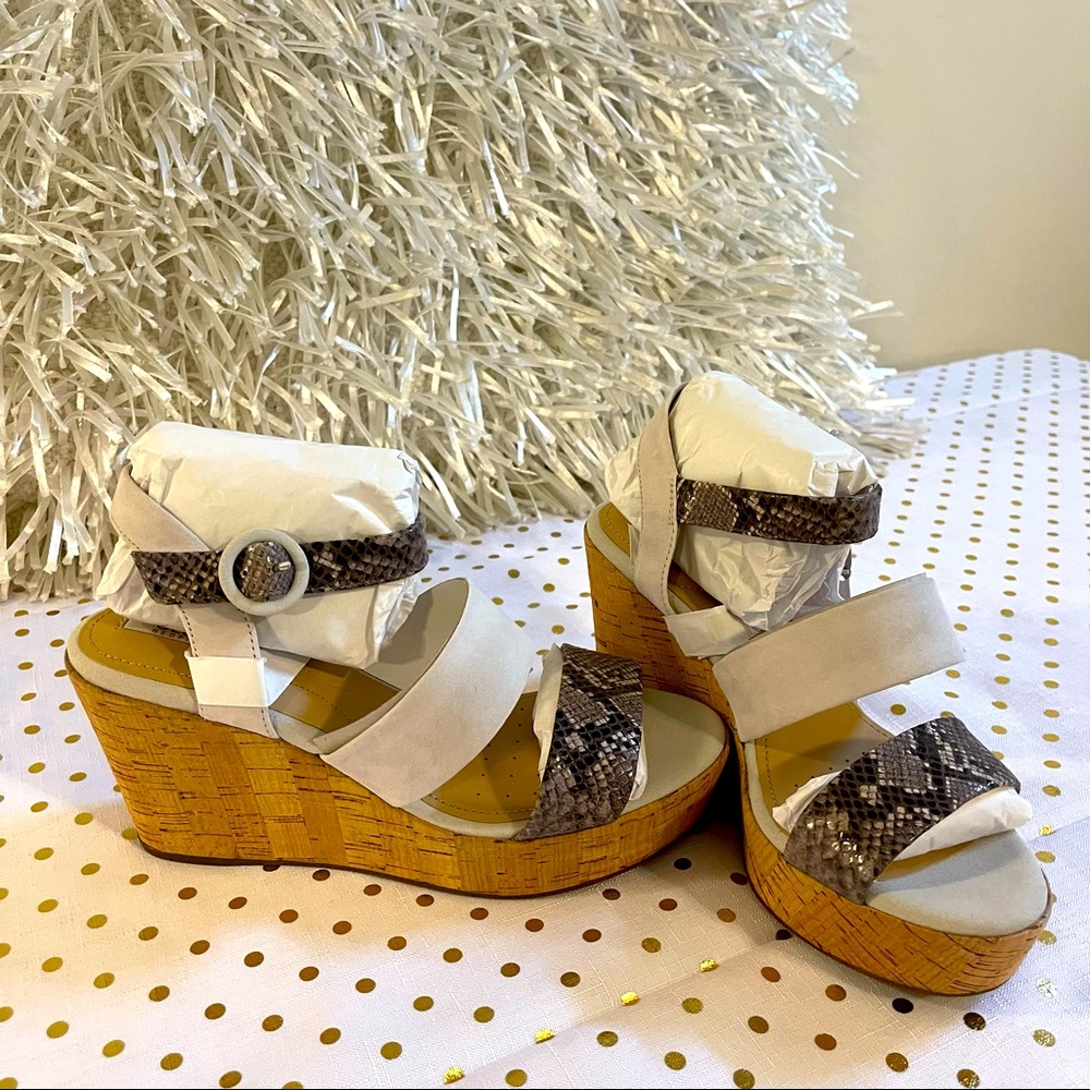 Geox Respira Djaleah B Smoke Grey Python, Off White Sandals